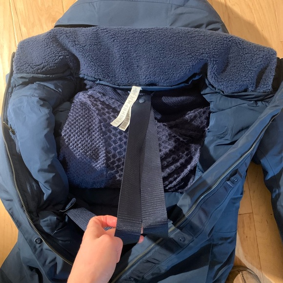Lululemon snow warrior parka - Picture 7 of 8